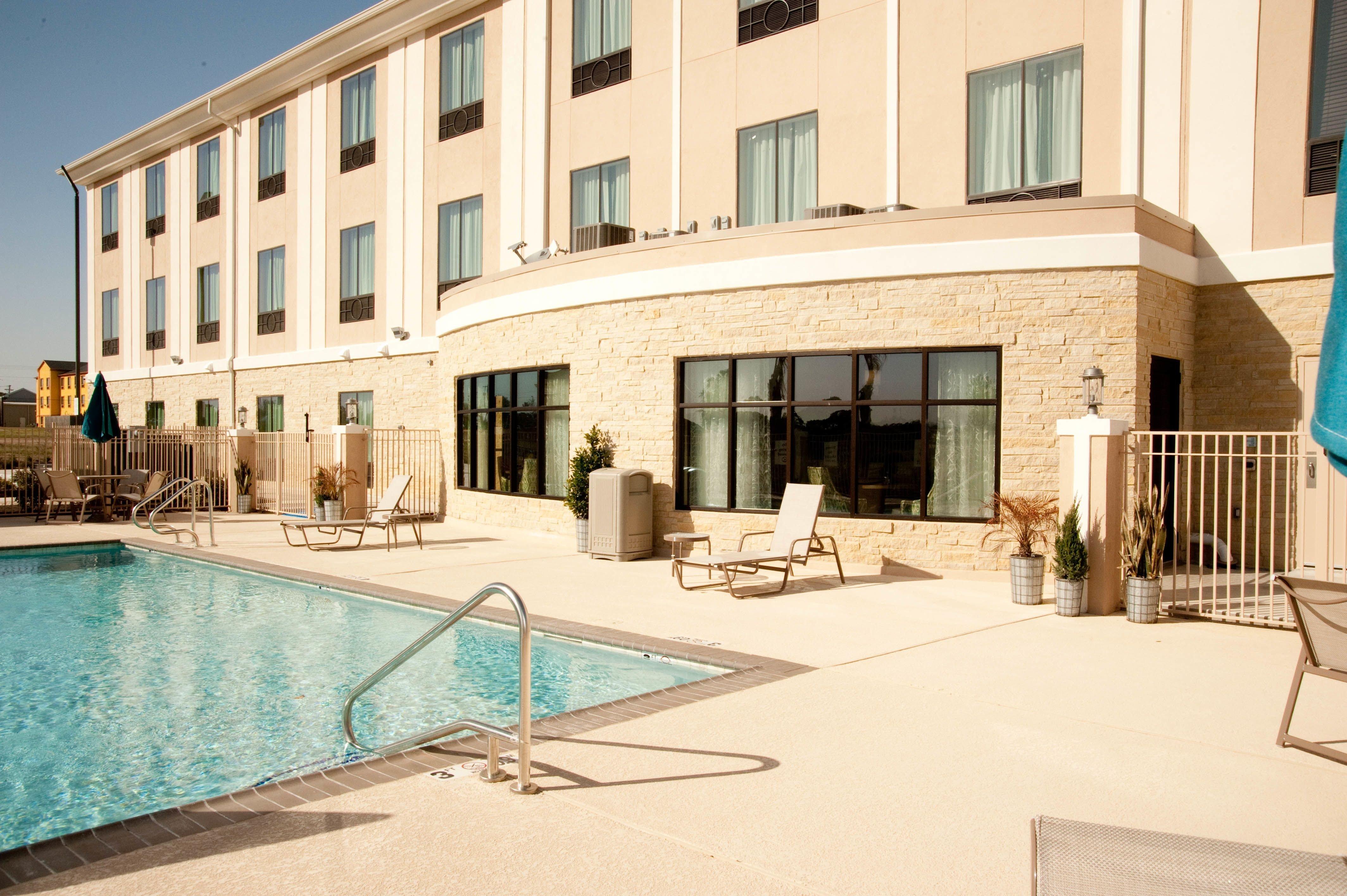 Holiday Inn Express And Suites Schulenburg By Ihg Exteriör bild