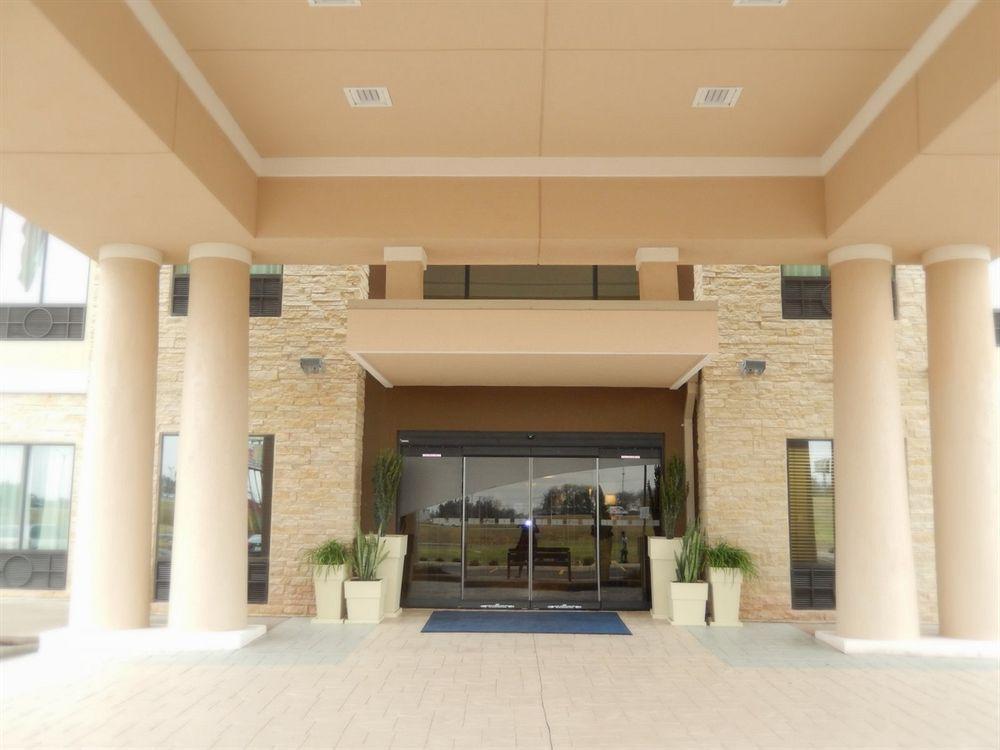 Holiday Inn Express And Suites Schulenburg, An Ihg Hotel Exteriör bild