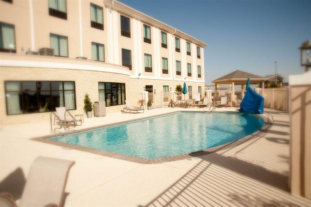 Holiday Inn Express And Suites Schulenburg By Ihg Exteriör bild
