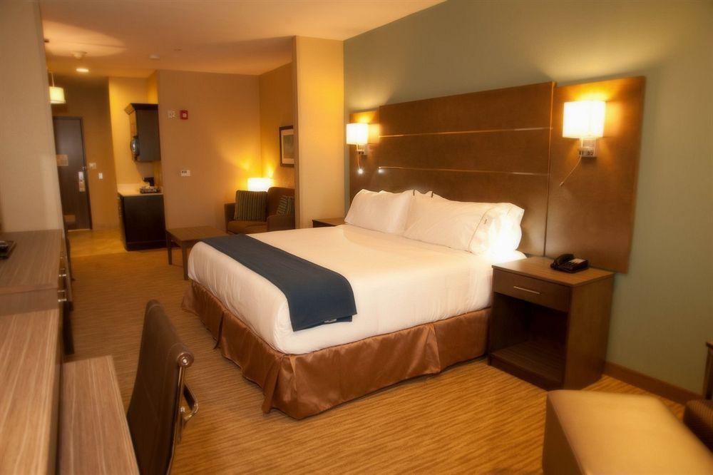 Holiday Inn Express And Suites Schulenburg By Ihg Exteriör bild